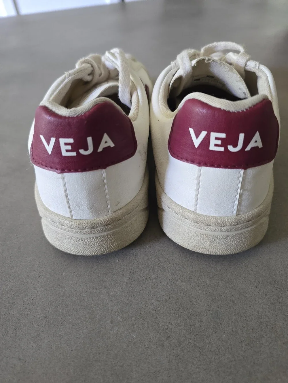Veja Campo White Leather Sneakers with Black V Accent size 38 7.5